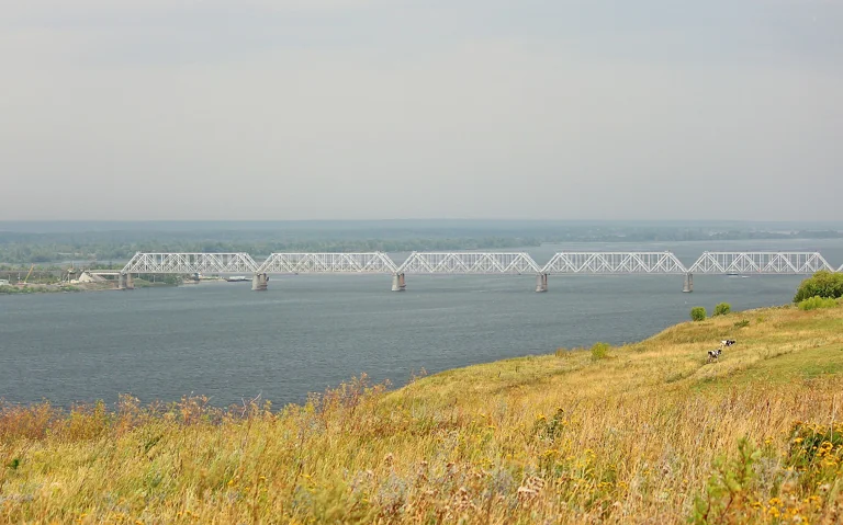 Волга и Романовский мост